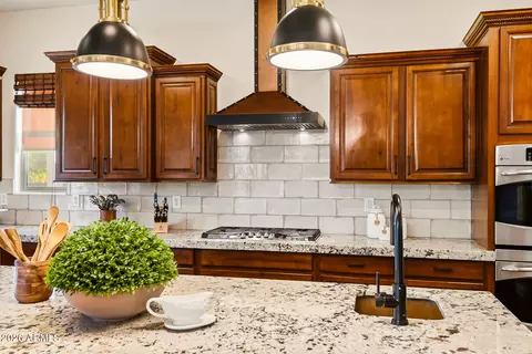 Kitchen - 3713 Ellis St, Mesa, AZ 85205 photo 4 of 12