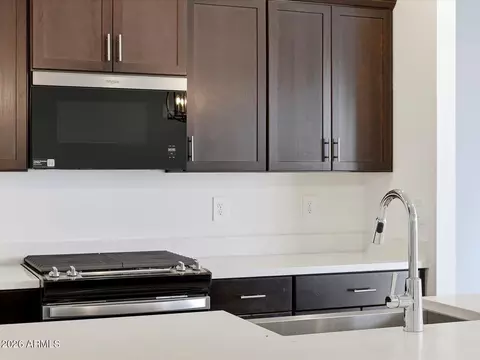 2440 Enantio Rd, San Tan Valley, AZ 85143