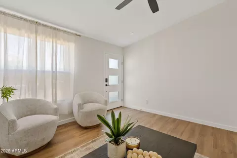 Living - 4131 E Ahwatukee Dr, Phoenix, AZ 85044 photo 2 of 3