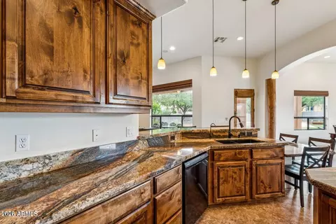 Kitchen - 10426 Greenway St, Mesa, AZ 85207 photo 5 of 7