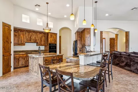 Kitchen - 10426 Greenway St, Mesa, AZ 85207 photo 2 of 7