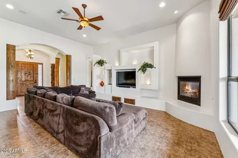 Living - 10426 Greenway St, Mesa, AZ 85207 photo 4 of 4