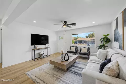 Living - 1018 E Ruth Ave, Phoenix, AZ 85020 photo 4 of 4
