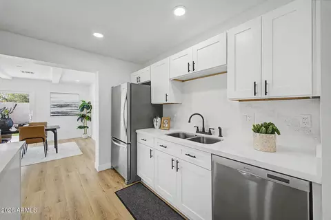 Kitchen - 1018 E Ruth Ave, Phoenix, AZ 85020 photo 5 of 6