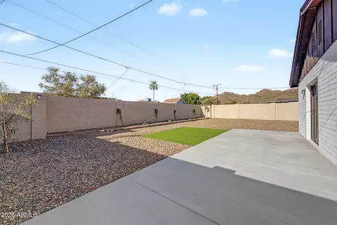 Exterior - 1018 E Ruth Ave, Phoenix, AZ 85020 photo 10 of 18