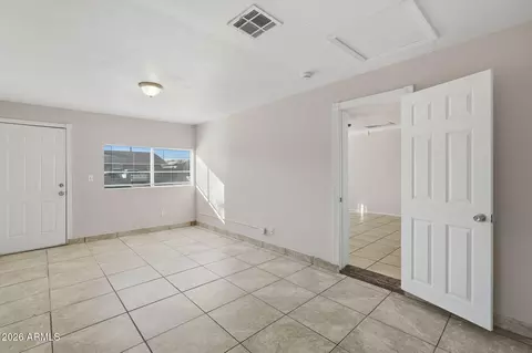 Living - 1852 E Mobile Ln, Phoenix, AZ 85040 photo 3 of 3