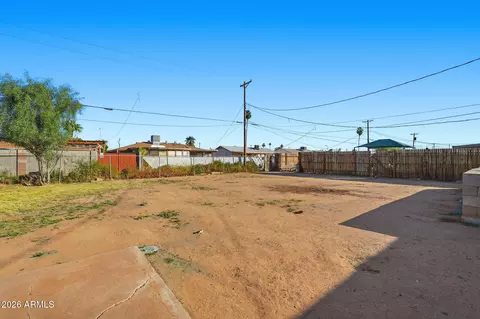 Exterior - 1852 E Mobile Ln, Phoenix, AZ 85040 photo 5 of 5