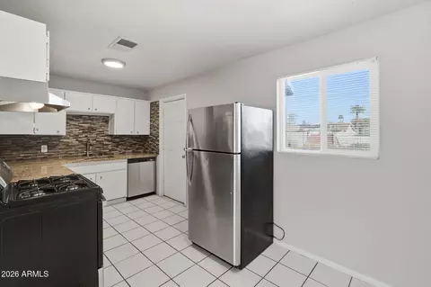 Kitchen - 1852 E Mobile Ln, Phoenix, AZ 85040 photo 1 of 2
