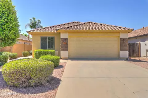 319 W Holstein Trl, San Tan Valley, AZ 85143