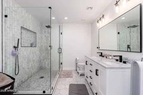 Bath - 1317 E Kramer Cir, Mesa, AZ 85203 photo 2 of 4