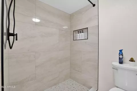 Bath - 507 S Clearview Ave, Mesa, AZ 85208 photo 3 of 5