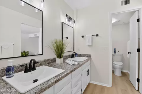 Bath - 507 S Clearview Ave, Mesa, AZ 85208 photo 2 of 5