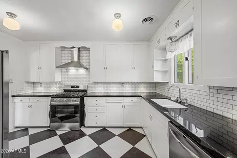 Kitchen - 515 W Campbell Ave, Phoenix, AZ 85013 photo 1 of 3
