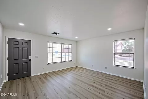 Living - 3107 W Pollack St, Phoenix, AZ 85041 photo 1 of 9