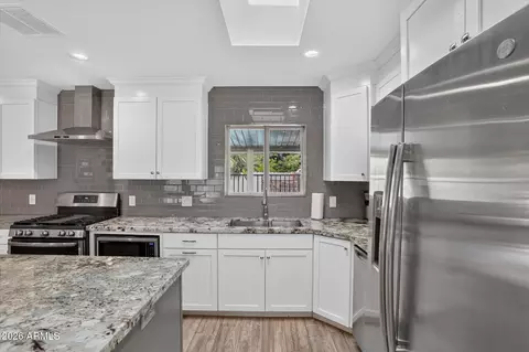 Kitchen - 3111 N 33rd St, Phoenix, AZ 85018 photo 5 of 5