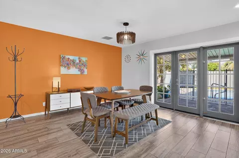 Dining - 3111 N 33rd St, Phoenix, AZ 85018 photo 2 of 5