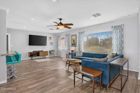 Living - 3111 N 33rd St, Phoenix, AZ 85018 photo 2 of 3