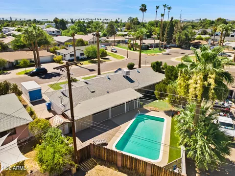 View/Area - 3111 N 33rd St, Phoenix, AZ 85018 photo 2 of 9
