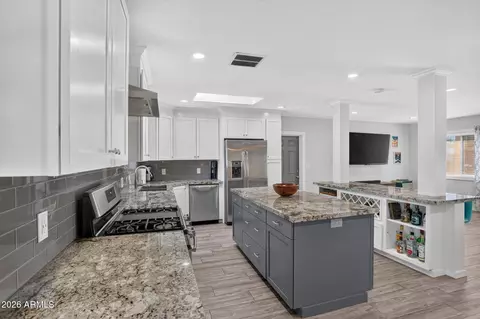 Kitchen - 3111 N 33rd St, Phoenix, AZ 85018 photo 4 of 5