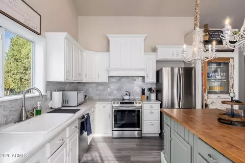 Kitchen - 512 N Eagle Ridge Rd, Payson, AZ 85541 photo 5 of 8