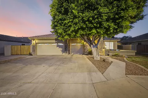 8039 W Foothill Dr, Peoria, AZ 85383
