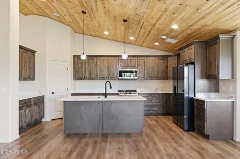 Kitchen - 1908 E Starlight Pass, Payson, AZ 85541 photo 1 of 2