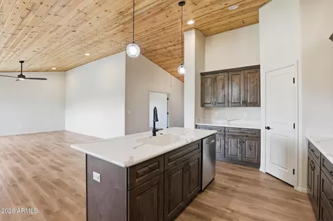 Kitchen - 1908 E Starlight Pass, Payson, AZ 85541 photo 2 of 2