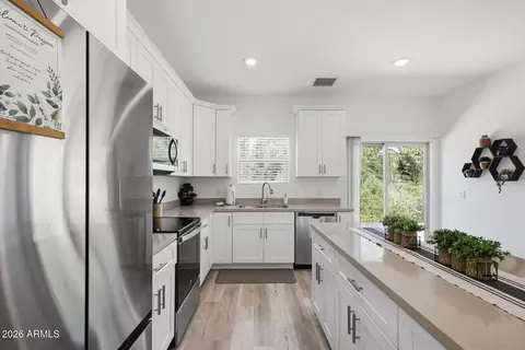 Kitchen - 2016 E Thunder Mtn, Payson, AZ 85541 photo 2 of 4