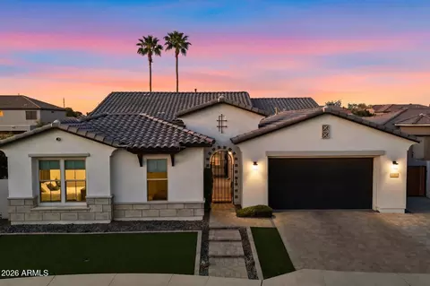 2080 E Aquarius Pl, Chandler, AZ 85249