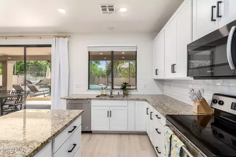 4025 E Paso Trl, Phoenix, AZ 85050 photo 6