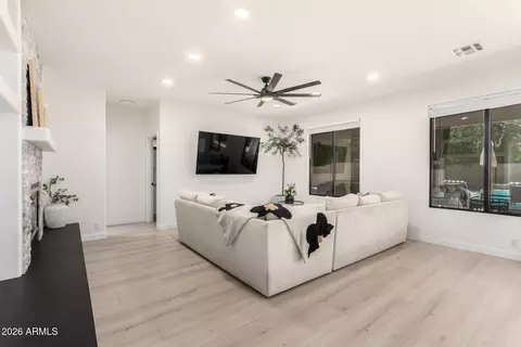 4025 E Paso Trl, Phoenix, AZ 85050 photo 4