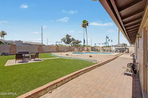 Exterior - 4001 E Hancock Dr, Phoenix, AZ 85028 photo 6 of 10