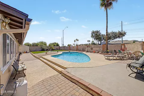 Exterior - 4001 E Hancock Dr, Phoenix, AZ 85028 photo 3 of 10