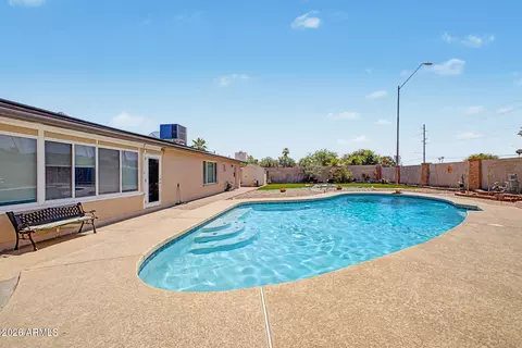 Exterior - 4001 E Hancock Dr, Phoenix, AZ 85028 photo 9 of 10