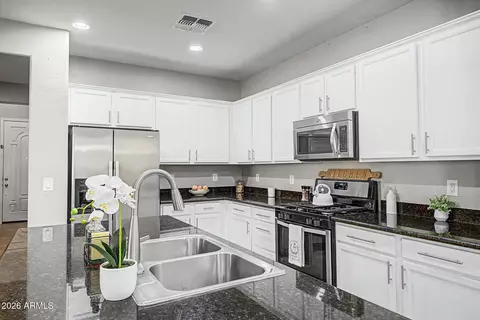 Kitchen - 2154 S Martingale Rd, Gilbert, AZ 85295 photo 4 of 4