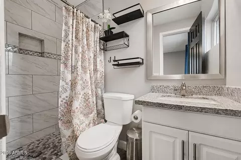 Bath - 2344 W Mitchell Dr, Phoenix, AZ 85015 photo 4 of 4