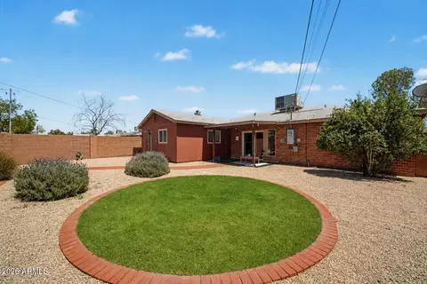 Exterior - 2344 W Mitchell Dr, Phoenix, AZ 85015 photo 1 of 4