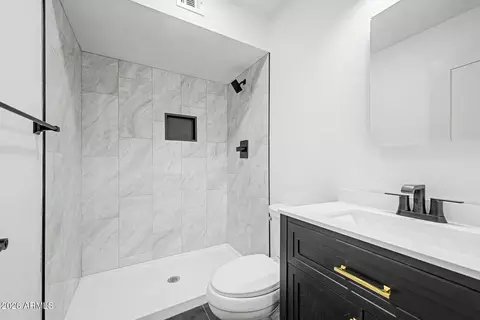 Bath - 2525 E Inverness Ave, Mesa, AZ 85204 photo 1 of 2