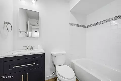 Bath - 2525 E Inverness Ave, Mesa, AZ 85204 photo 2 of 2