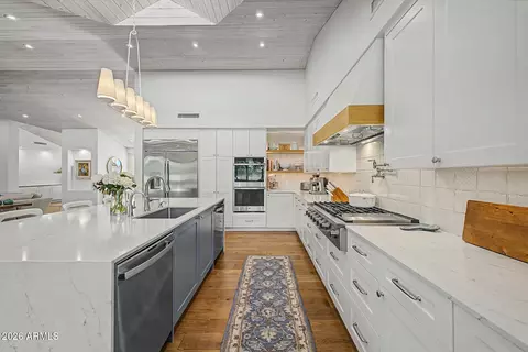 Kitchen - 3722 E Pasadena Ave, Phoenix, AZ 85018 photo 4 of 6