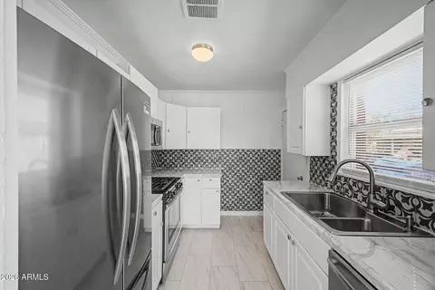Kitchen - 1904 E Harvard St, Phoenix, AZ 85006 photo 1 of 3