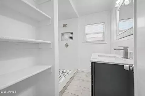 Bath - 1904 E Harvard St, Phoenix, AZ 85006 photo 1 of 1