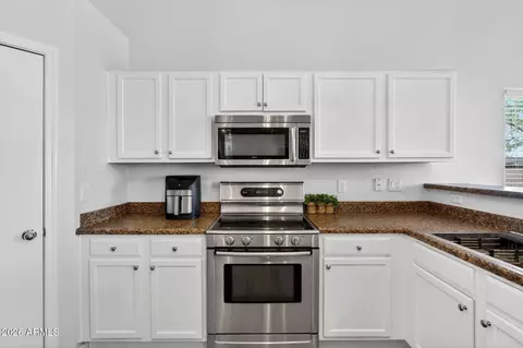 Kitchen - 2069 E Cochise Ave, Apache Junction, AZ 85119 photo 4 of 4