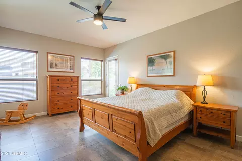 Bedroom - 4374 E Lariat Ln, Phoenix, AZ 85050 photo 2 of 5
