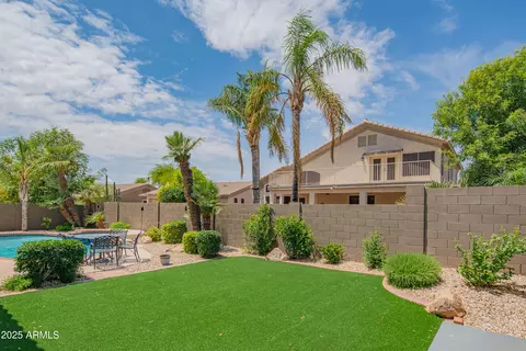 Exterior - 4374 E Lariat Ln, Phoenix, AZ 85050 photo 5 of 17