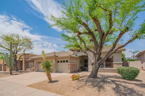 Exterior - 4374 E Lariat Ln, Phoenix, AZ 85050 photo 3 of 17