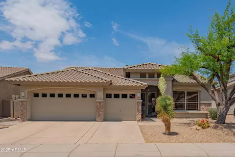 Exterior - 4374 E Lariat Ln, Phoenix, AZ 85050 photo 1 of 17