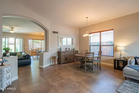 Dining - 4374 E Lariat Ln, Phoenix, AZ 85050 photo 1 of 5