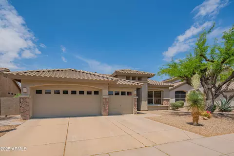 Exterior - 4374 E Lariat Ln, Phoenix, AZ 85050 photo 2 of 17