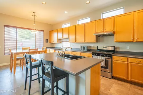 Kitchen - 4374 E Lariat Ln, Phoenix, AZ 85050 photo 1 of 6